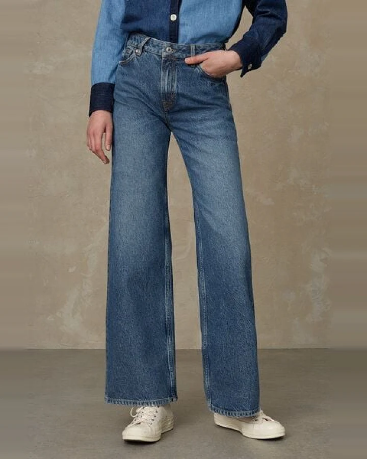 Kings Of Indigo Jeans Wide flare Fit - Jane - aus recycelter Baumwolle