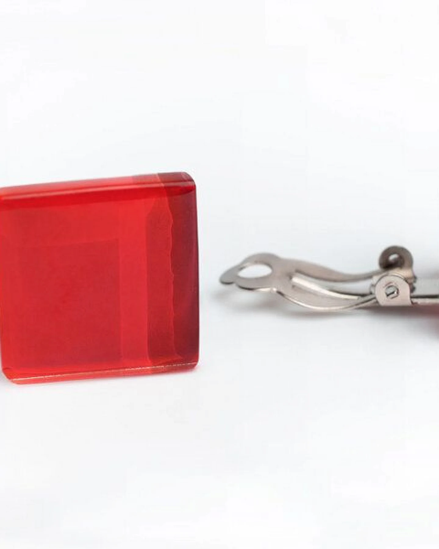 ALEXASCHA Auffällige Statement Ohrclips aus Glas – Ansicht 2