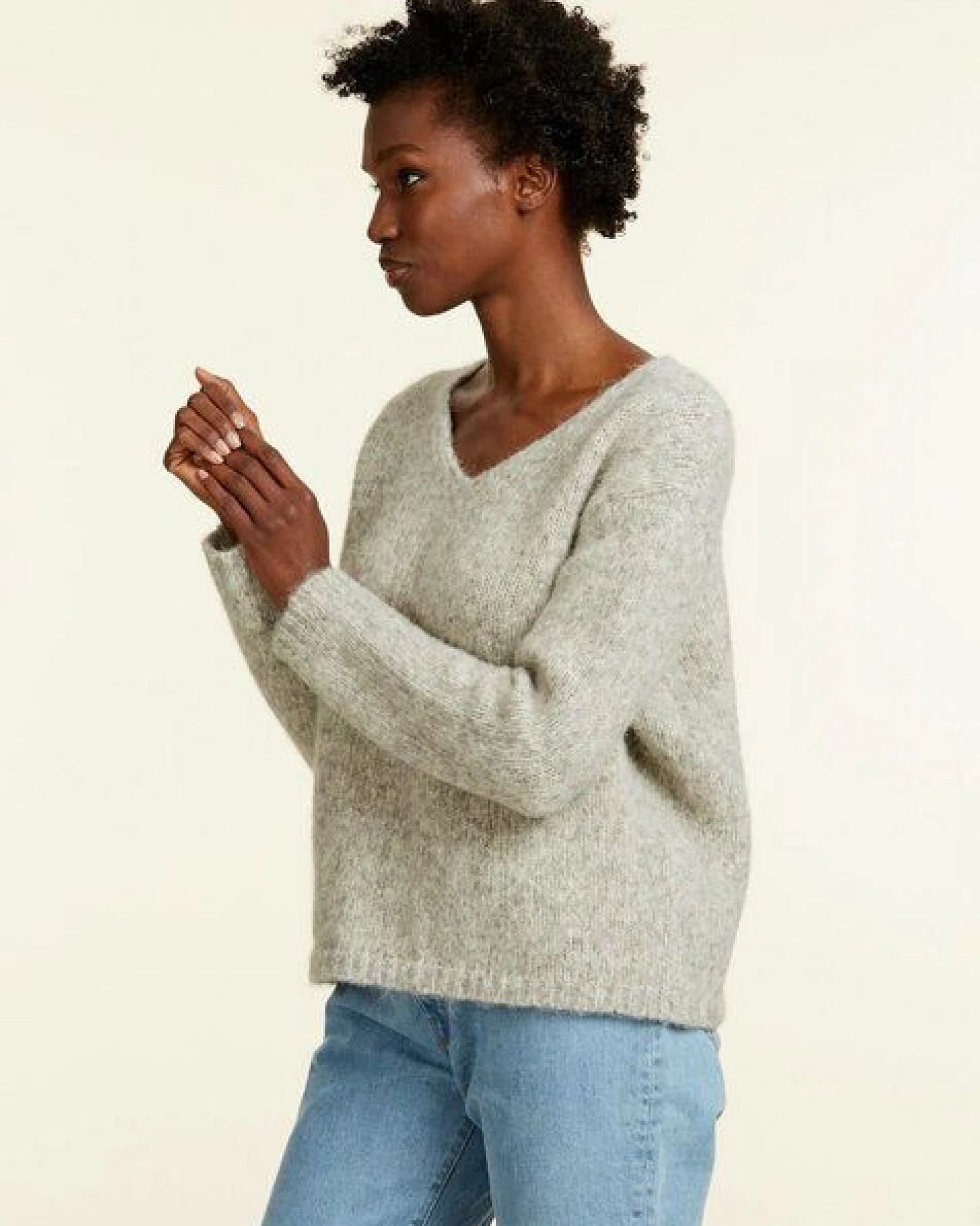 Les Racines Du Ciel Alpaka Pullover - Ecume V Neck Sweater - aus Bio-Baumwolle und Alpakawolle – Ansicht 2