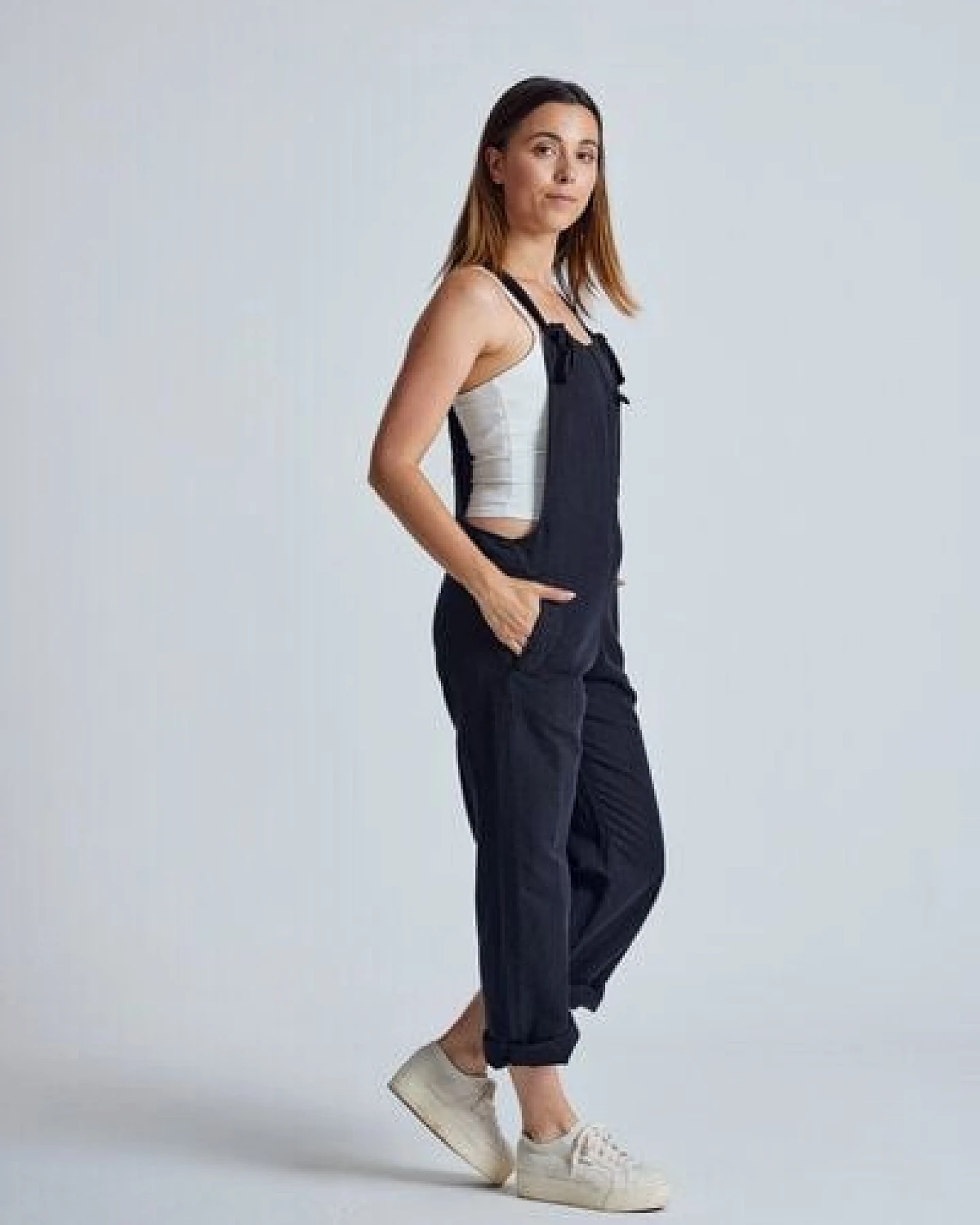 Flax and Loom Leinen Latzhose Mary Lou – Ansicht 2