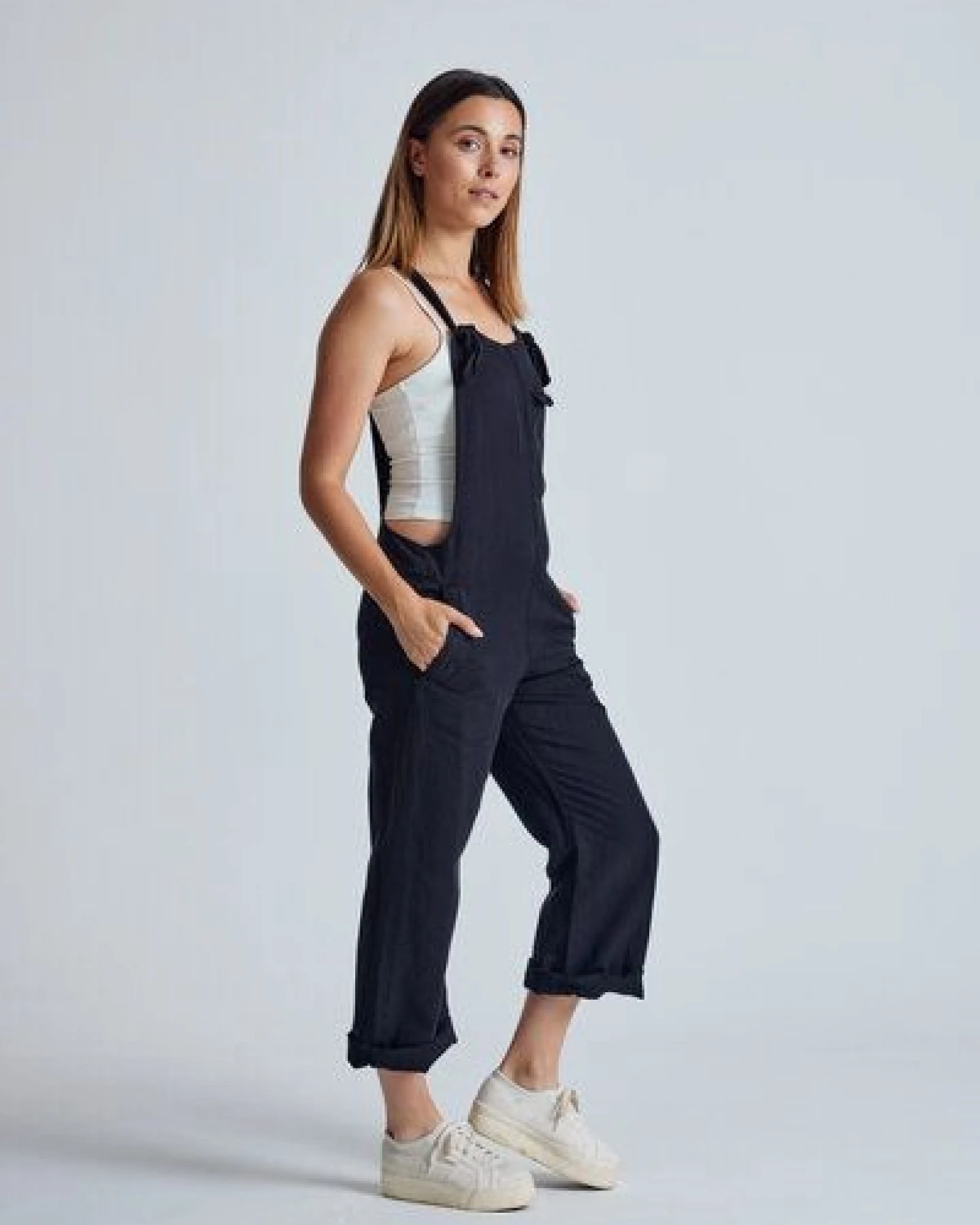 Flax and Loom Leinen Latzhose Mary Lou – Ansicht 3