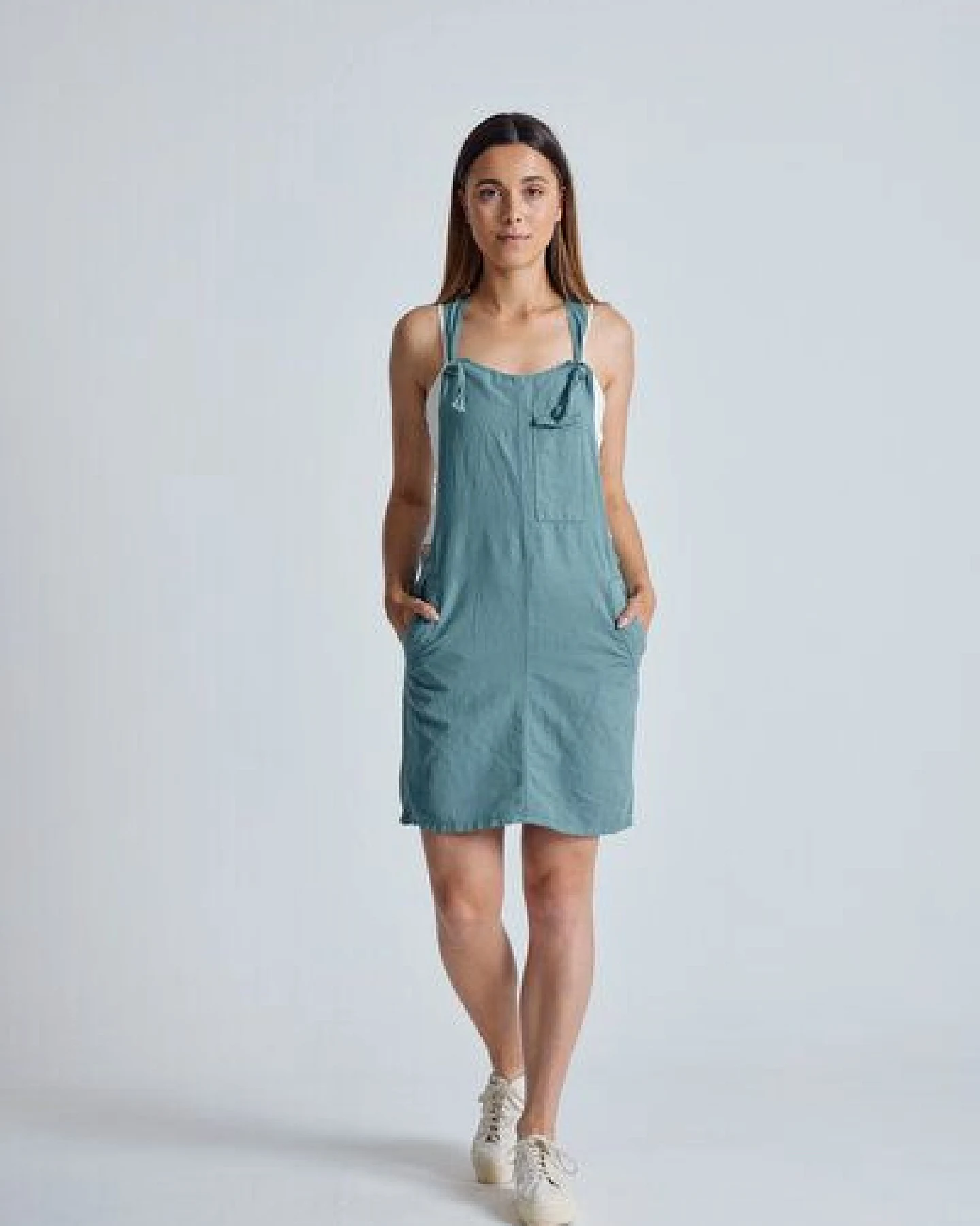 Flax and Loom Leinen Latzkleid Peggy – Ansicht 2