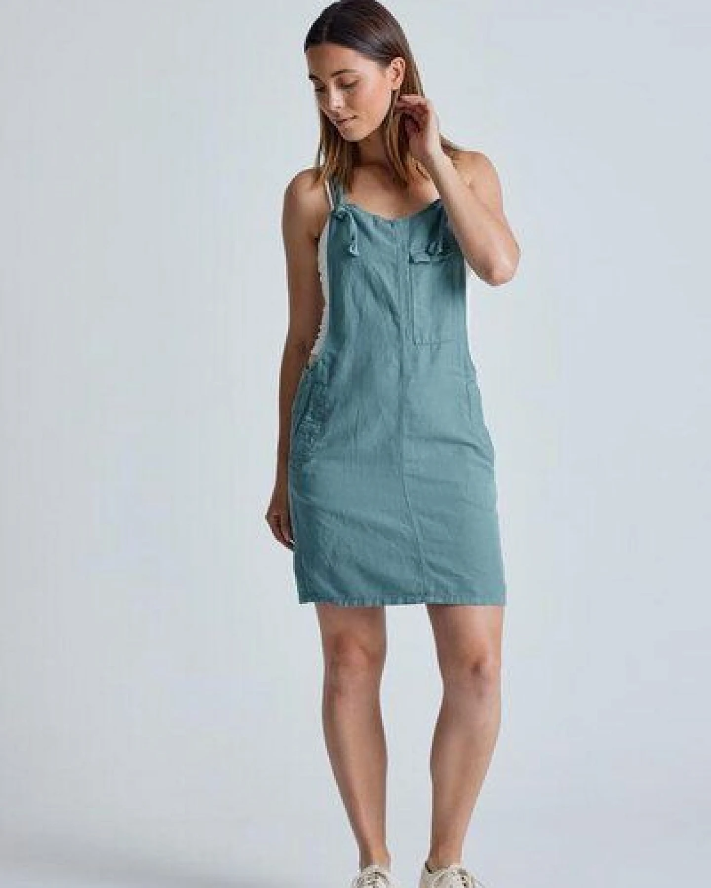 Flax and Loom Leinen Latzkleid Peggy – Ansicht 3