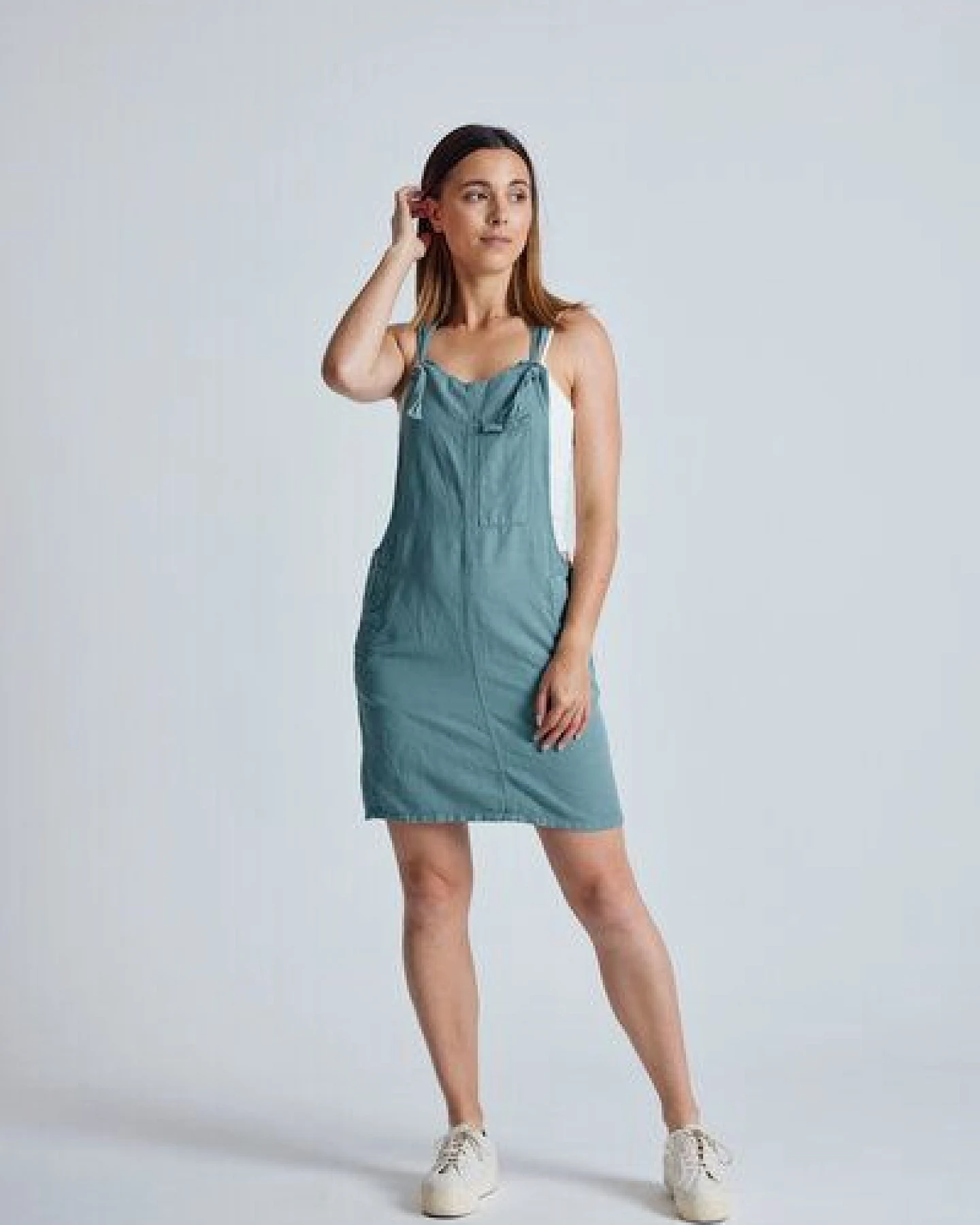 Flax and Loom Leinen Latzkleid Peggy – Ansicht 2
