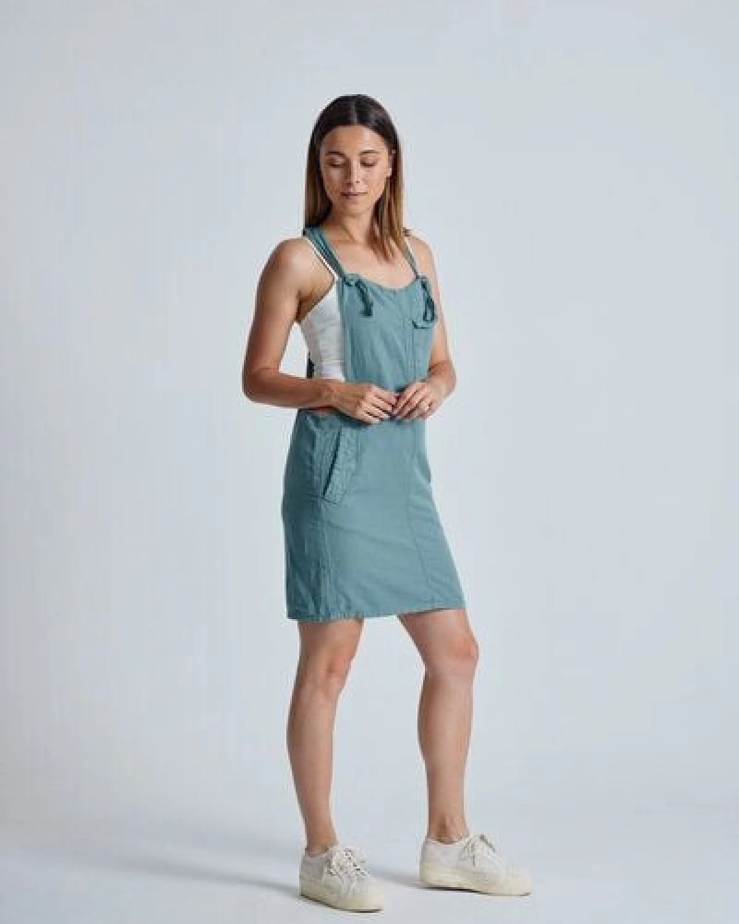 Flax and Loom Leinen Latzkleid Peggy – Ansicht 4