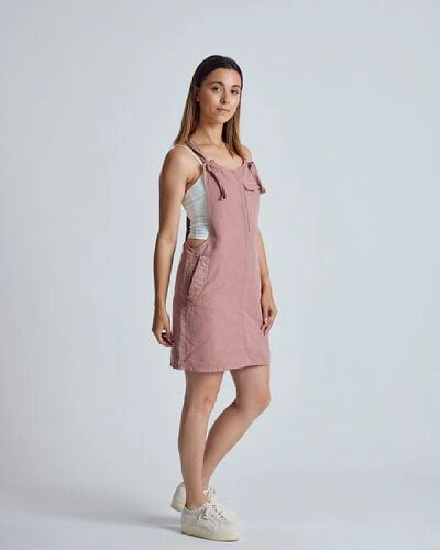 Flax and Loom Leinen Latzkleid Peggy – Ansicht 3