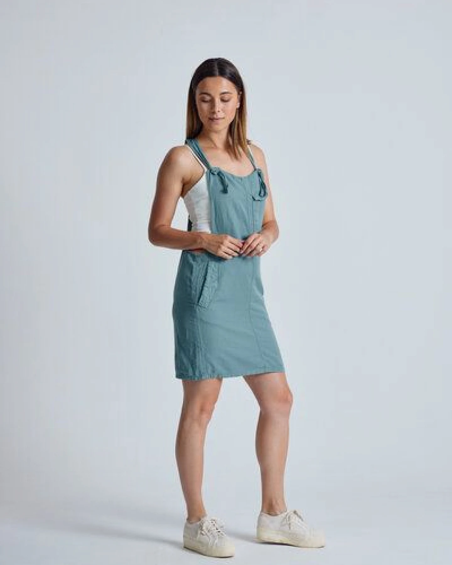 Flax and Loom Leinen Latzkleid Peggy – Ansicht 4