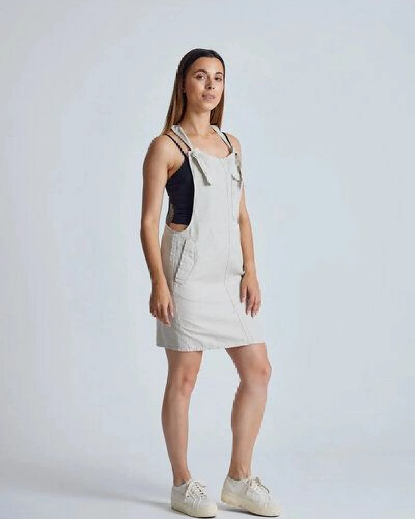 Flax and Loom Leinen Latzkleid Peggy – Ansicht 2