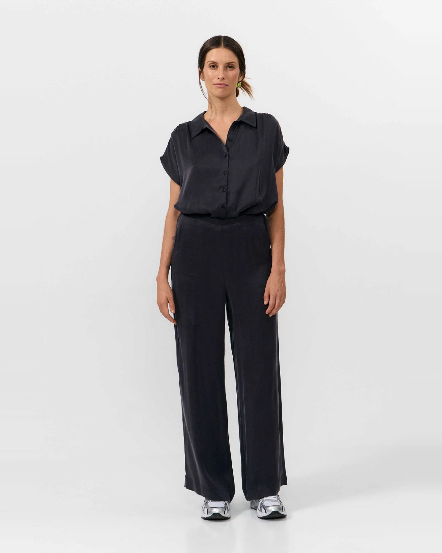 SUITE13LAB Damen vegan Hose Luna Dunkelgrau – Ansicht 2
