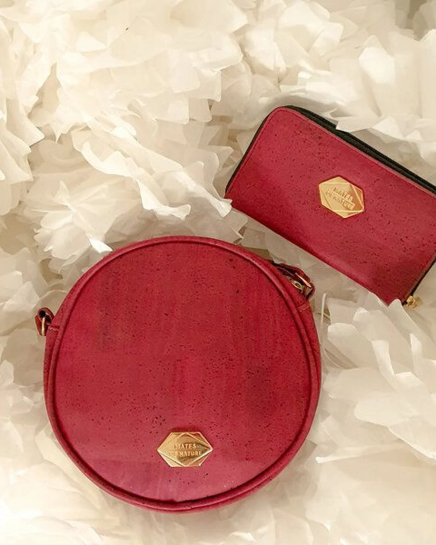 MATES OF NATURE Set Tasche Circle Bag + Portemonnaie aus Kork (in Rot oder Natur) – Ansicht 3