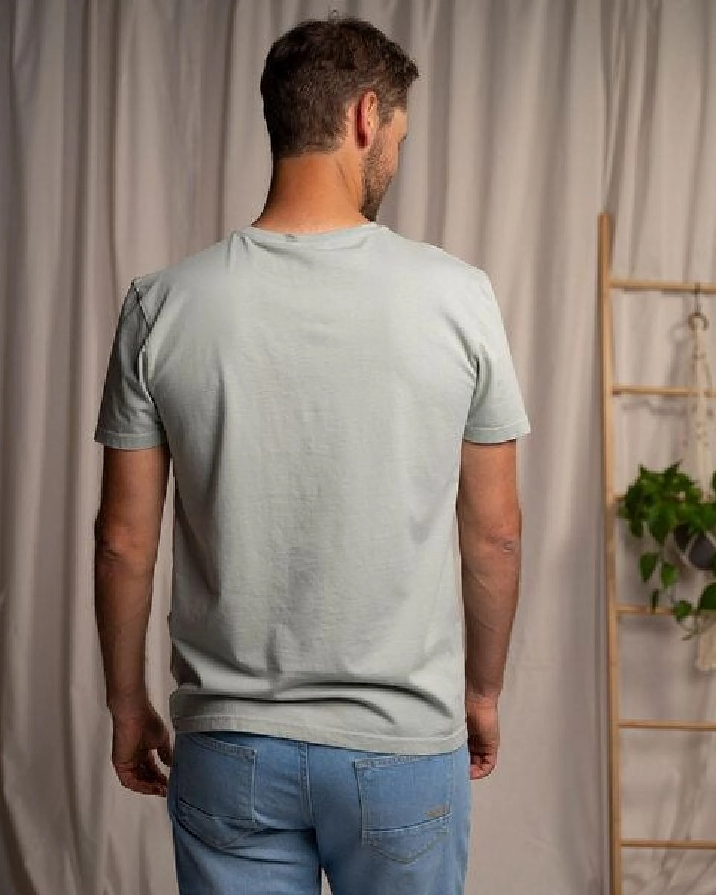 Vresh Clothing Vilip - Classic Fit T-Shirt mit Brusttasche aus Biobaumwolle – Ansicht 2