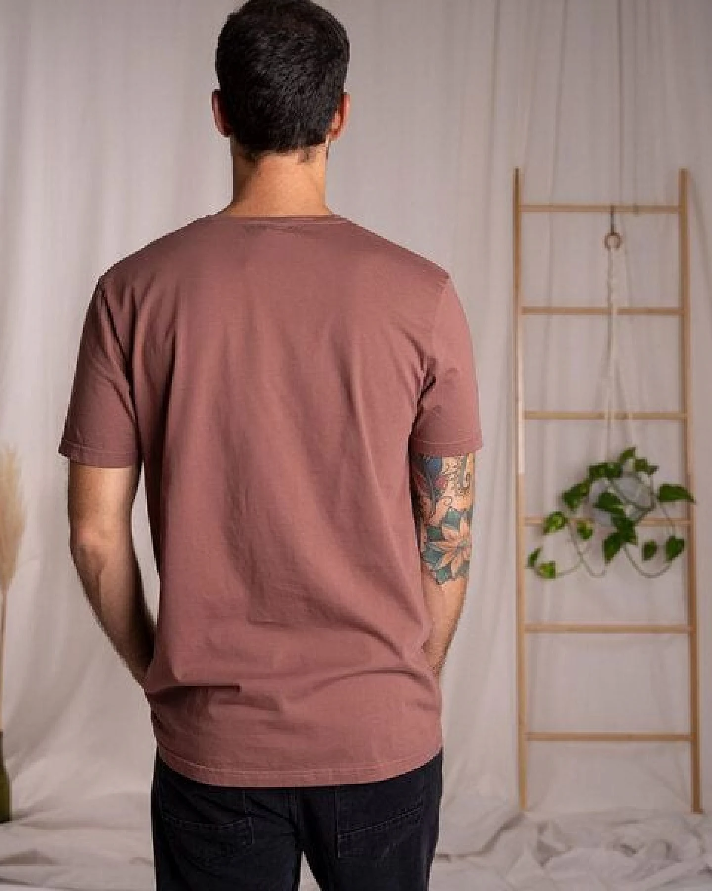 Vresh Clothing Vilip - Classic Fit T-Shirt mit Brusttasche aus Biobaumwolle – Ansicht 2
