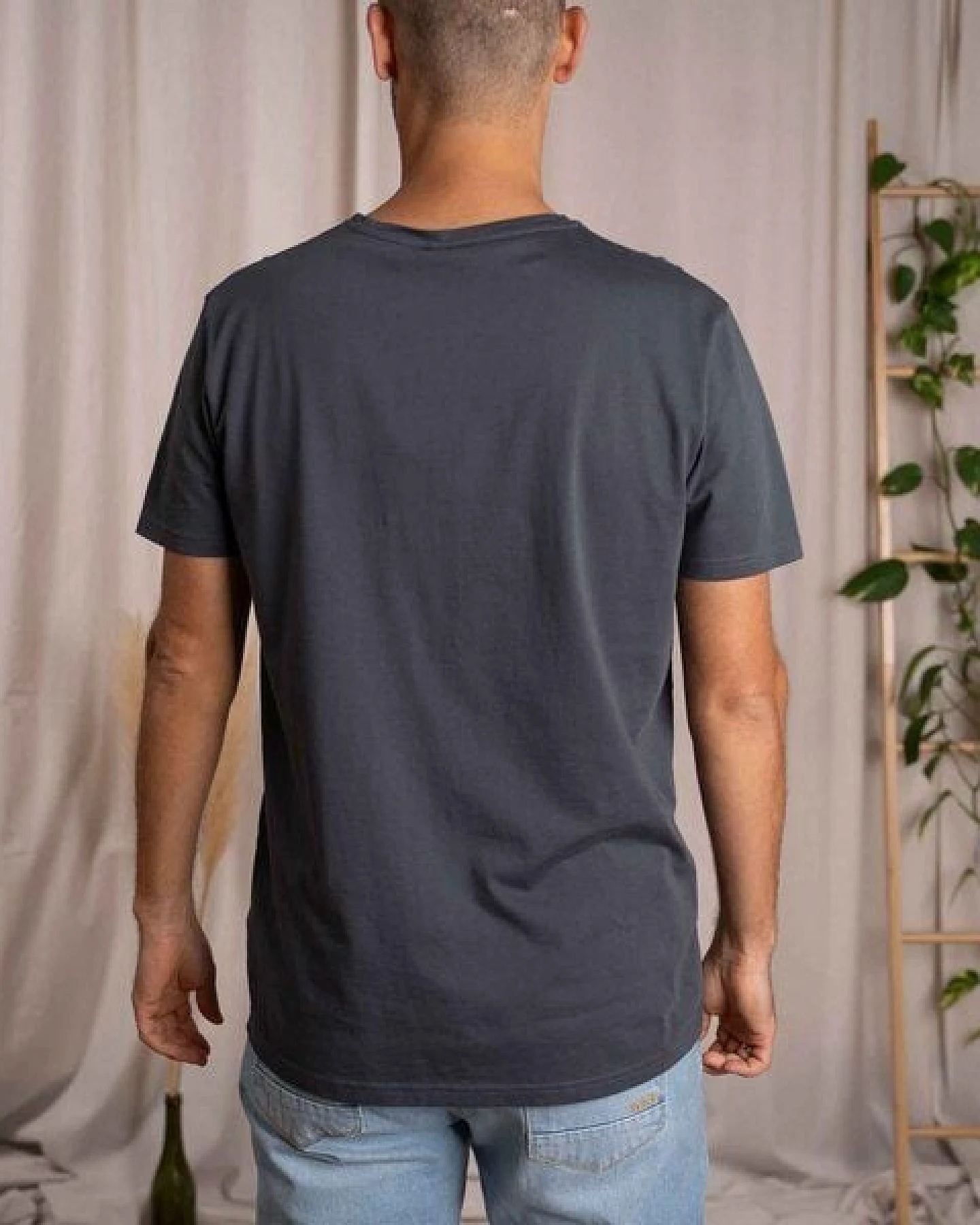 Vresh Clothing Vilip - Classic Fit T-Shirt mit Brusttasche aus Biobaumwolle – Ansicht 2