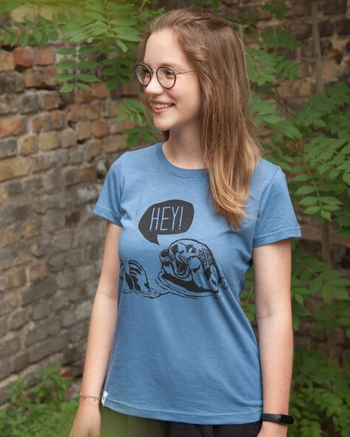 päfjes Hey Oskar Otter - Frauen T-Shirt - Fair gehandelt aus Baumwolle Bio - Slub Blau – Ansicht 2