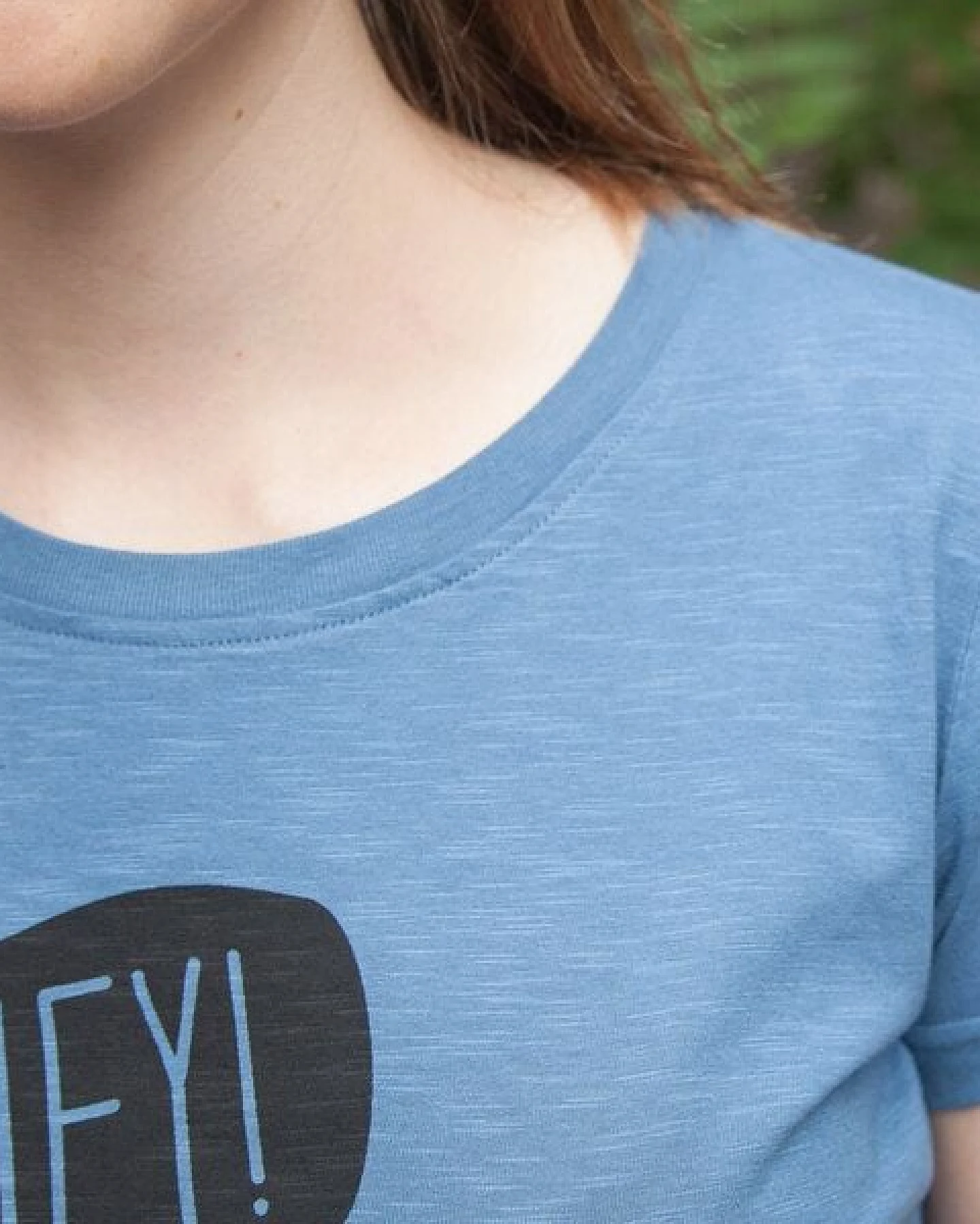 päfjes Hey Oskar Otter - Frauen T-Shirt - Fair gehandelt aus Baumwolle Bio - Slub Blau – Ansicht 3