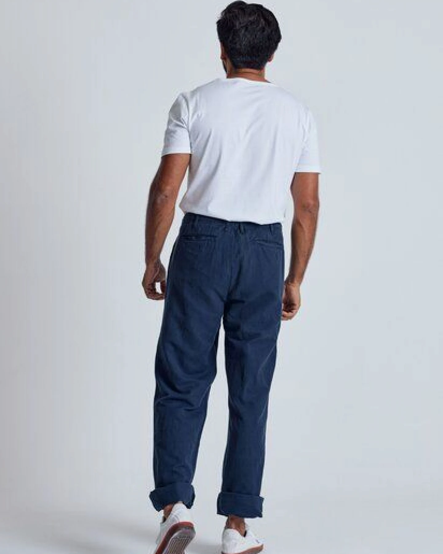 Flax and Loom Leinen Chino Relaxed Fit Modell: Bird – Ansicht 3