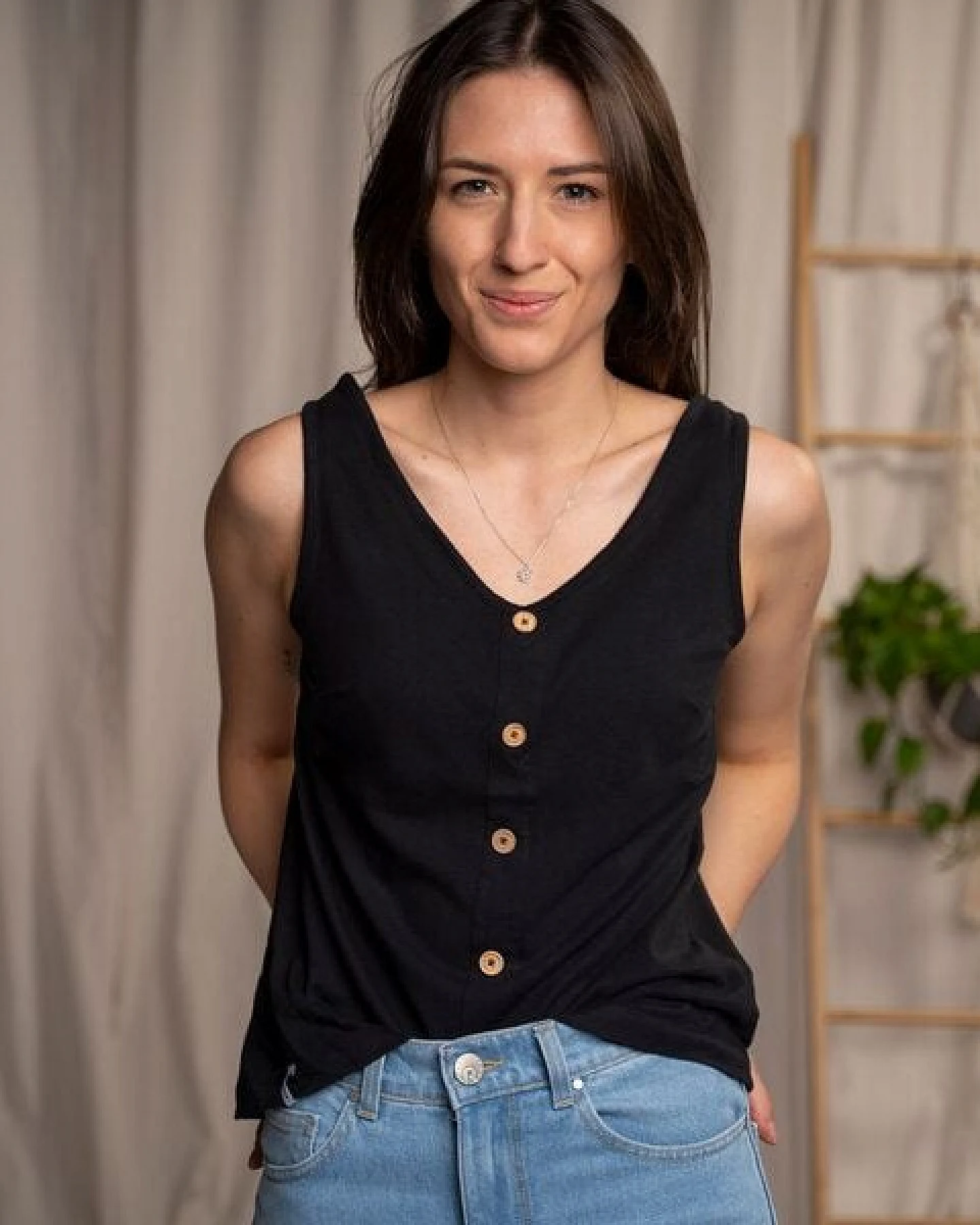 Vresh Clothing Veline - Button Top mit TENCEL (TM) Lyocell – Ansicht 4