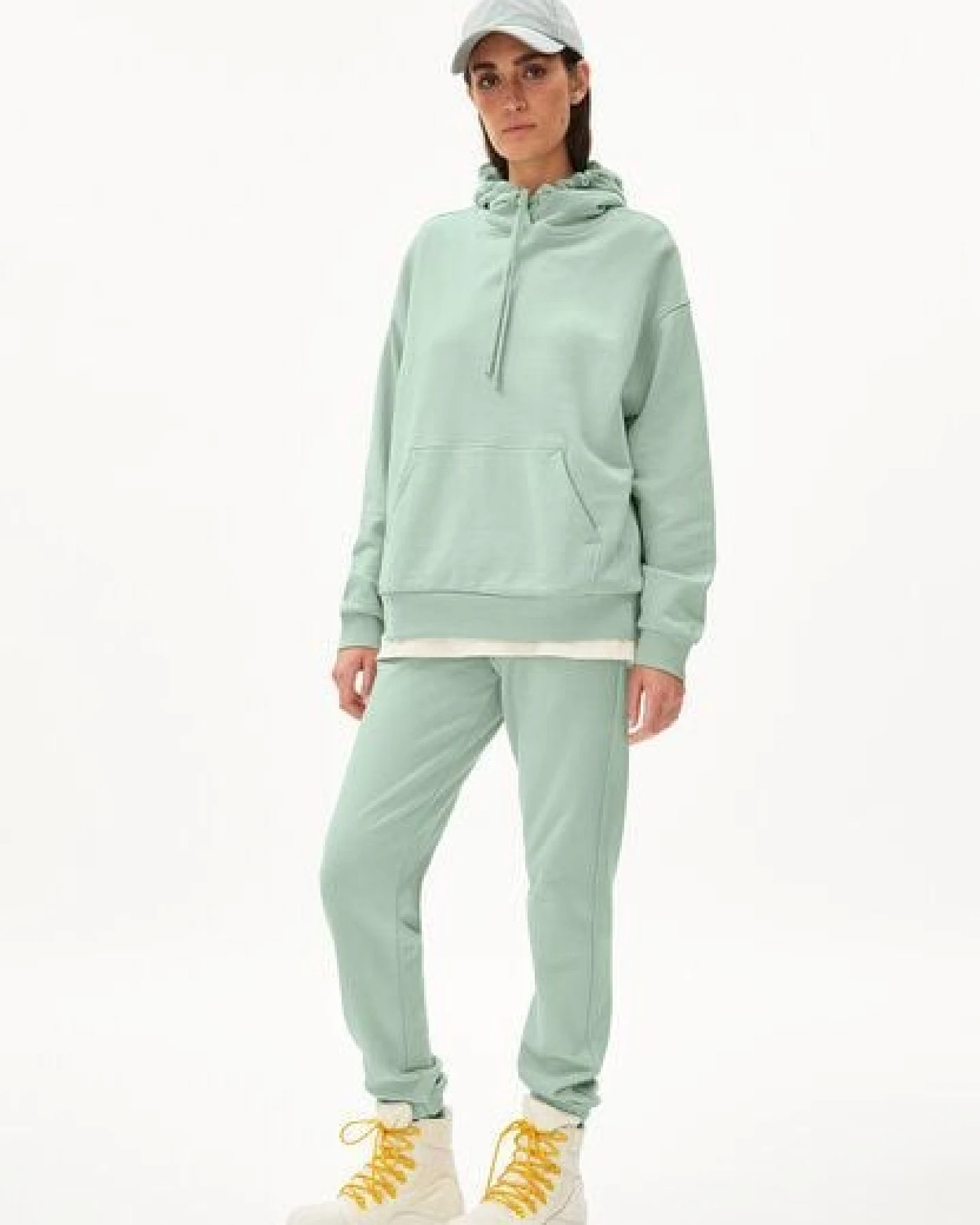 ARMEDANGELS ANJANAA - Damen Sweathoodie Oversized Fit aus Bio-Baumwolle – Ansicht 4