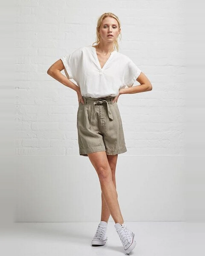 Wunderwerk Damen Bluse kurzärmelig aus Leinen und TENCEL "Henley Blouse 1/2"