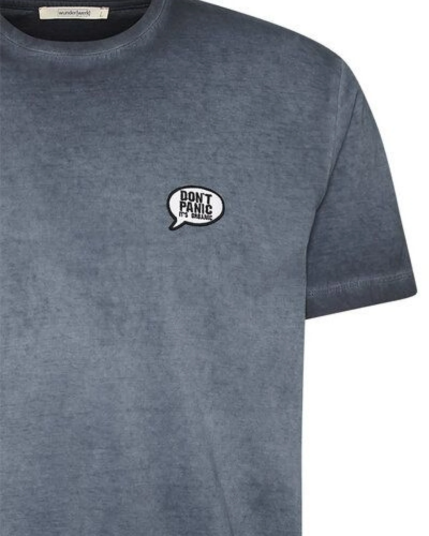 Wunderwerk Herren T-Shirt aus Biobaumwolle "Core tee mal tinto" mit Badge – Ansicht 4