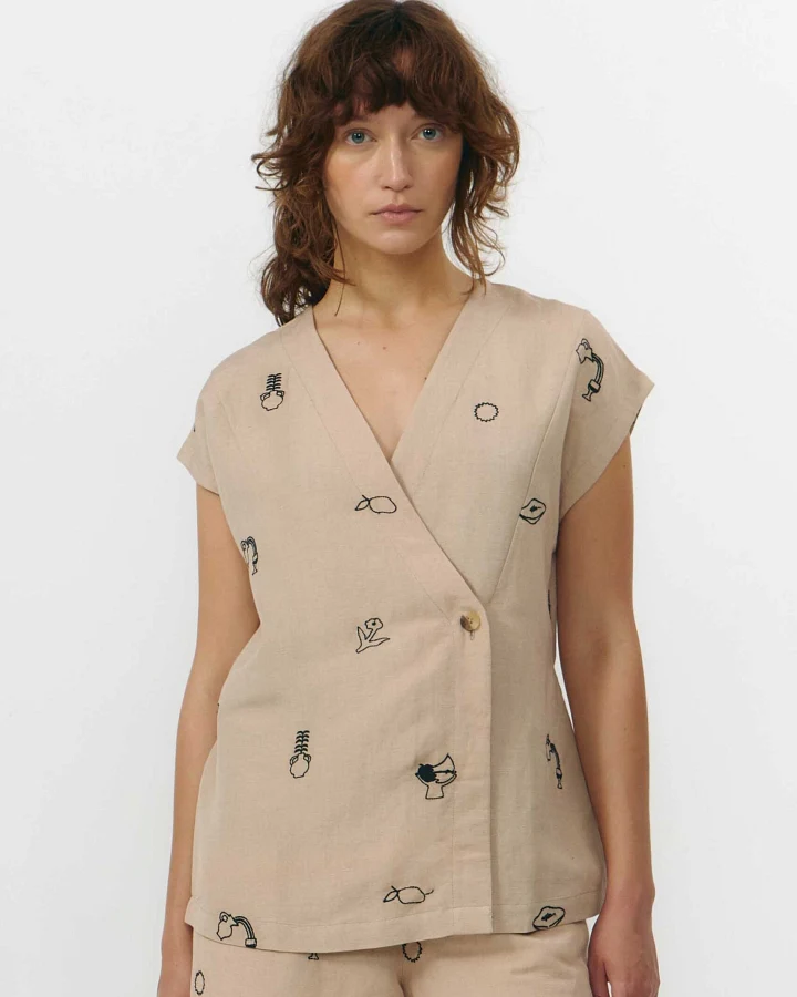 SUITE13LAB Damen vegan Weste Kiso Stickerei Beige