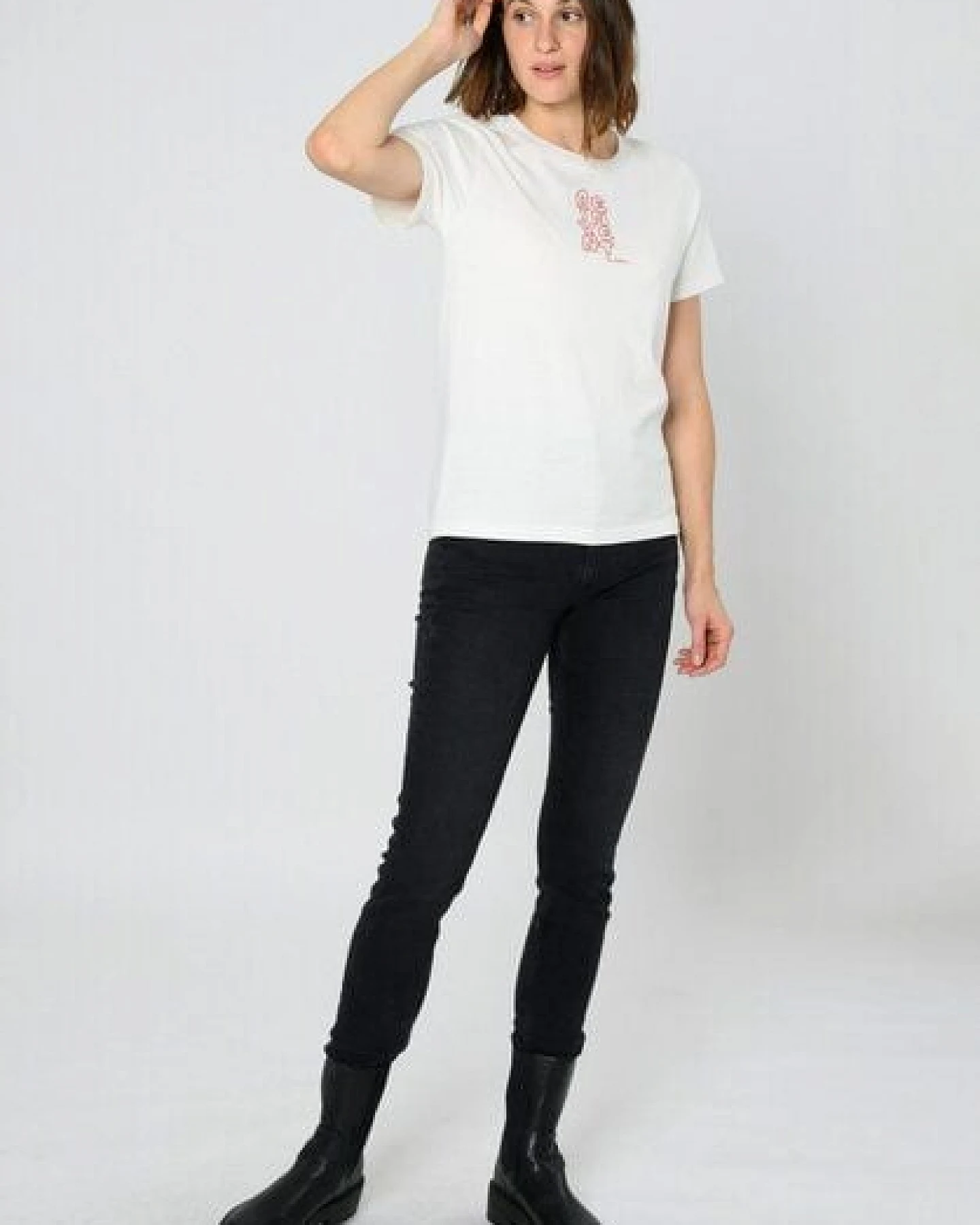 ThokkThokk Damen T-Shirt TT85 REINVENT EMBROIDERY aus Biobaumwolle mit Stickerei – Ansicht 4