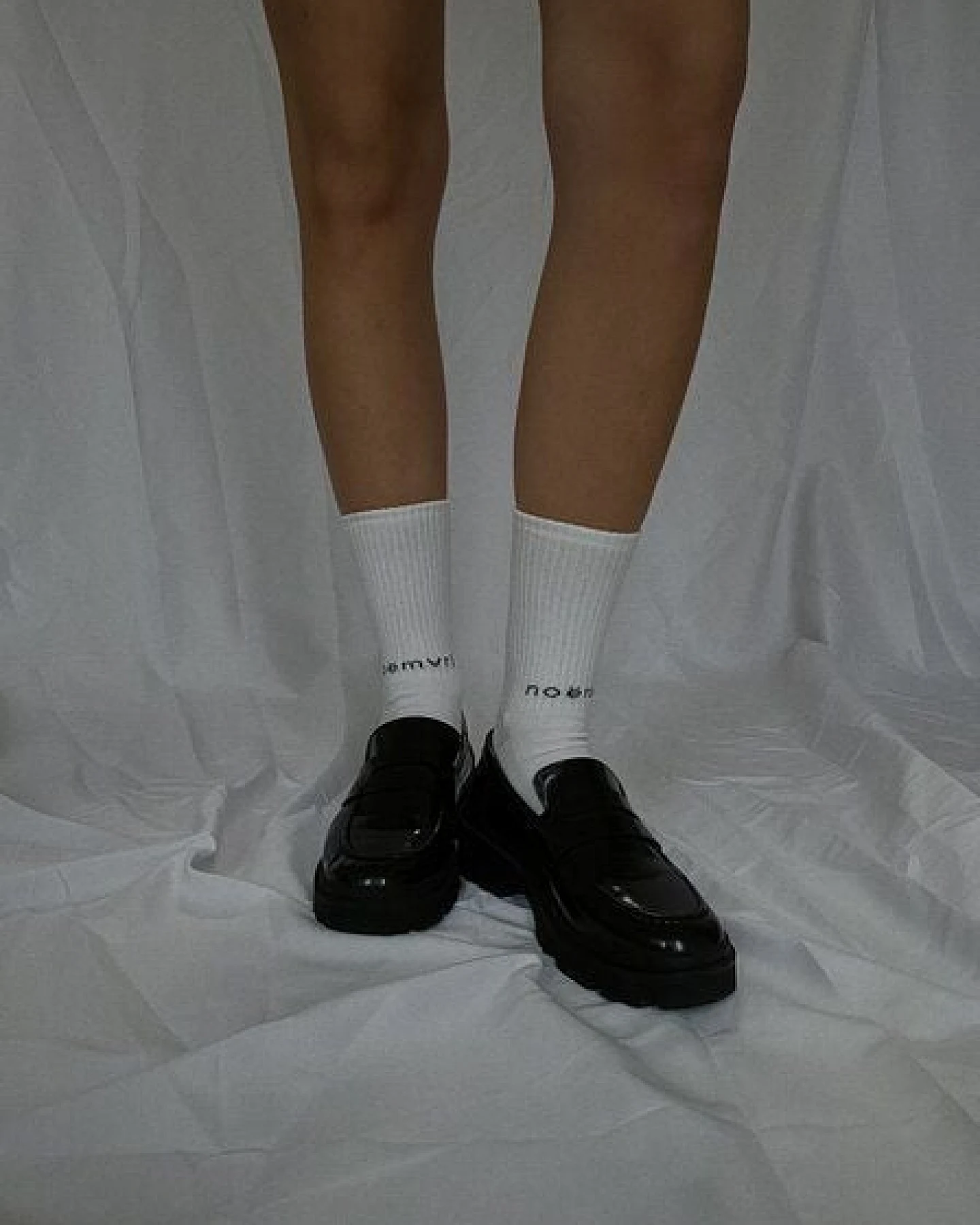 noemvri fashion label 2er Pack Logo Tennissocken – Ansicht 2