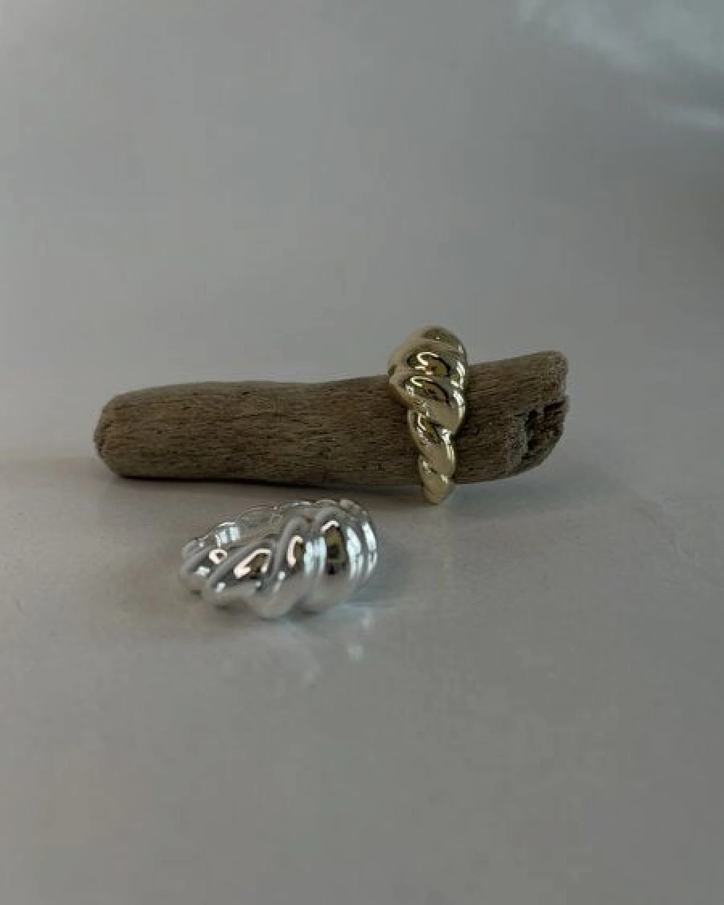 noemvri fashion label Croissant Ring asymmetrisch – Ansicht 2