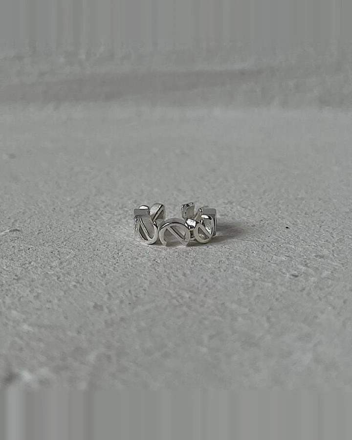 noemvri fashion label Logo earcuff