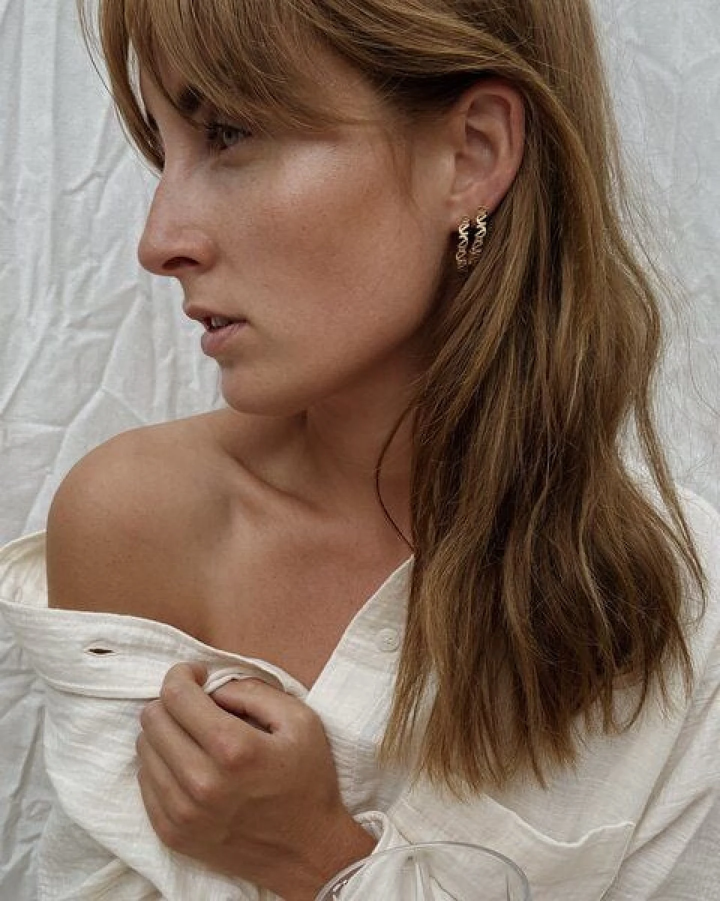 noemvri fashion label Logo Ear Hoops - big – Ansicht 4