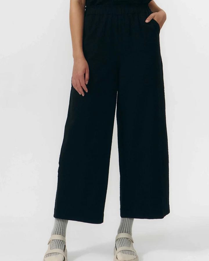 SUITE13LAB Damen vegan Hose Santa Schwarz