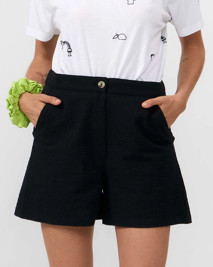 SUITE13LAB Damen vegan Shorts Genil Schwarz