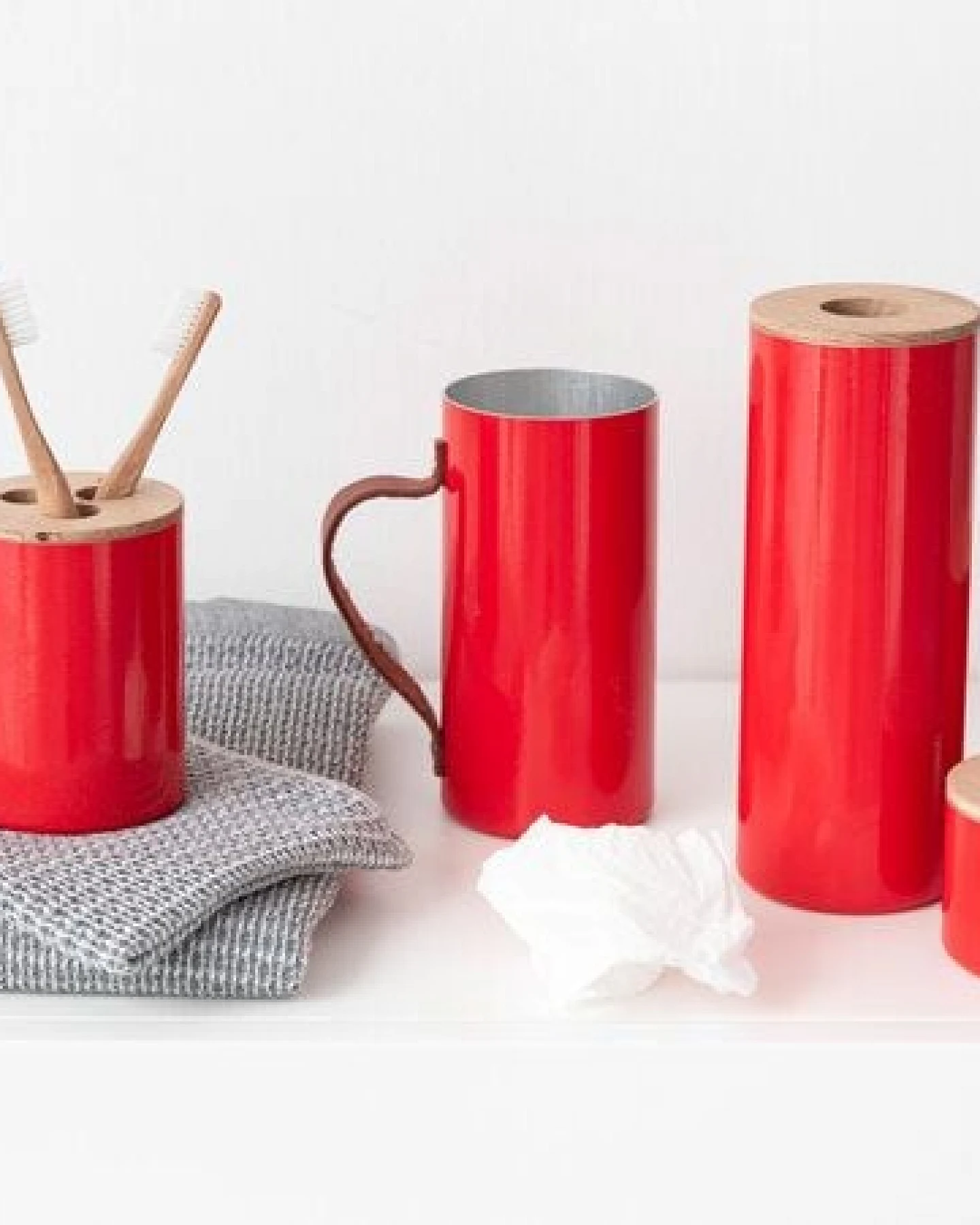 werkvoll by Lena Peter Nachhaltiger Badmülleimer FIRE - Upcycling Feuerlöscher – Ansicht 3
