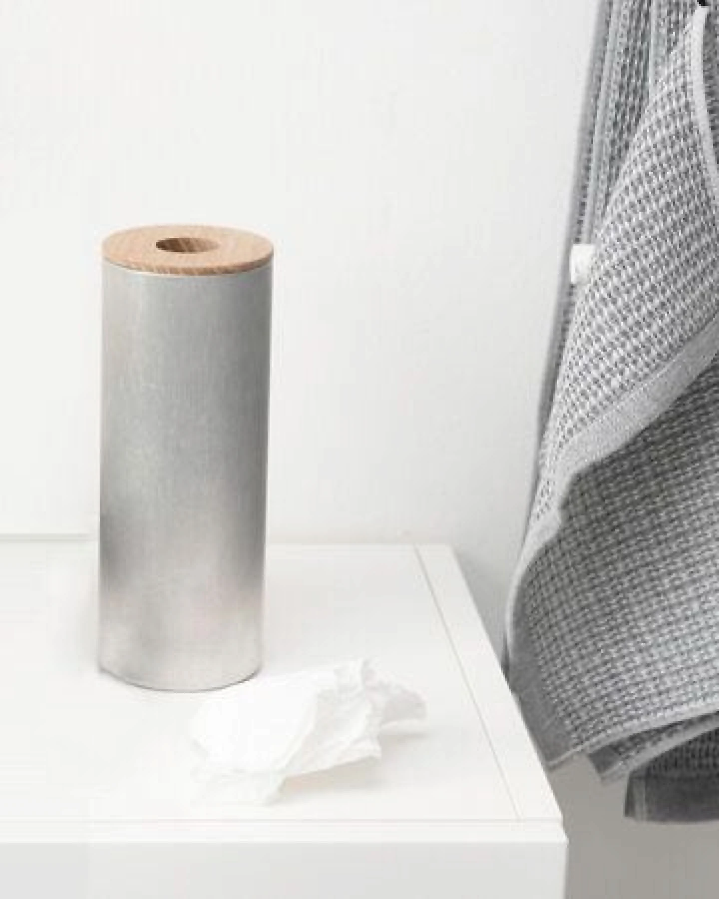 werkvoll by Lena Peter Nachhaltiger Badmülleimer FIRE - Upcycling Feuerlöscher – Ansicht 2