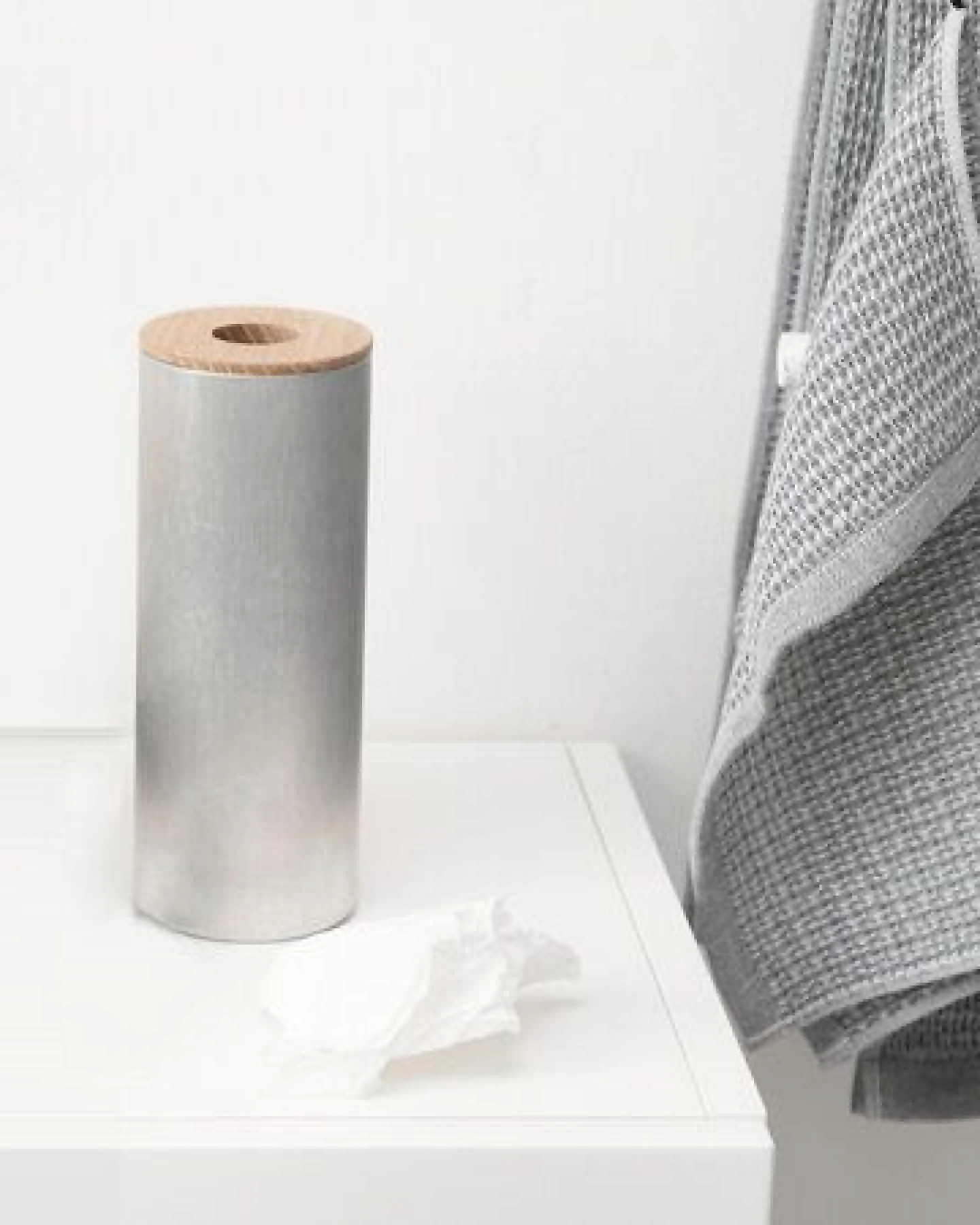 werkvoll by Lena Peter Nachhaltiger Badmülleimer FIRE - Upcycling Feuerlöscher – Ansicht 2