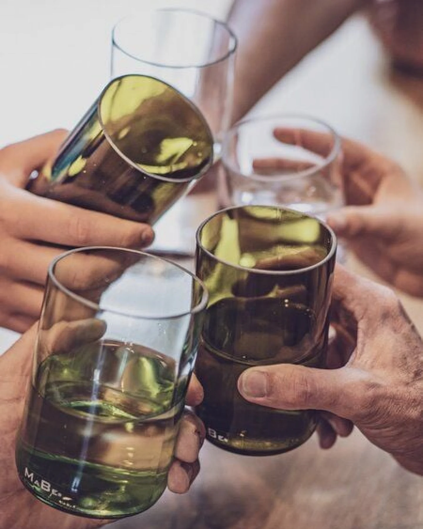 MaBe Glas 350ml - in Handarbeit gefertigt aus der Weinflasche - witzig & urban – Ansicht 4
