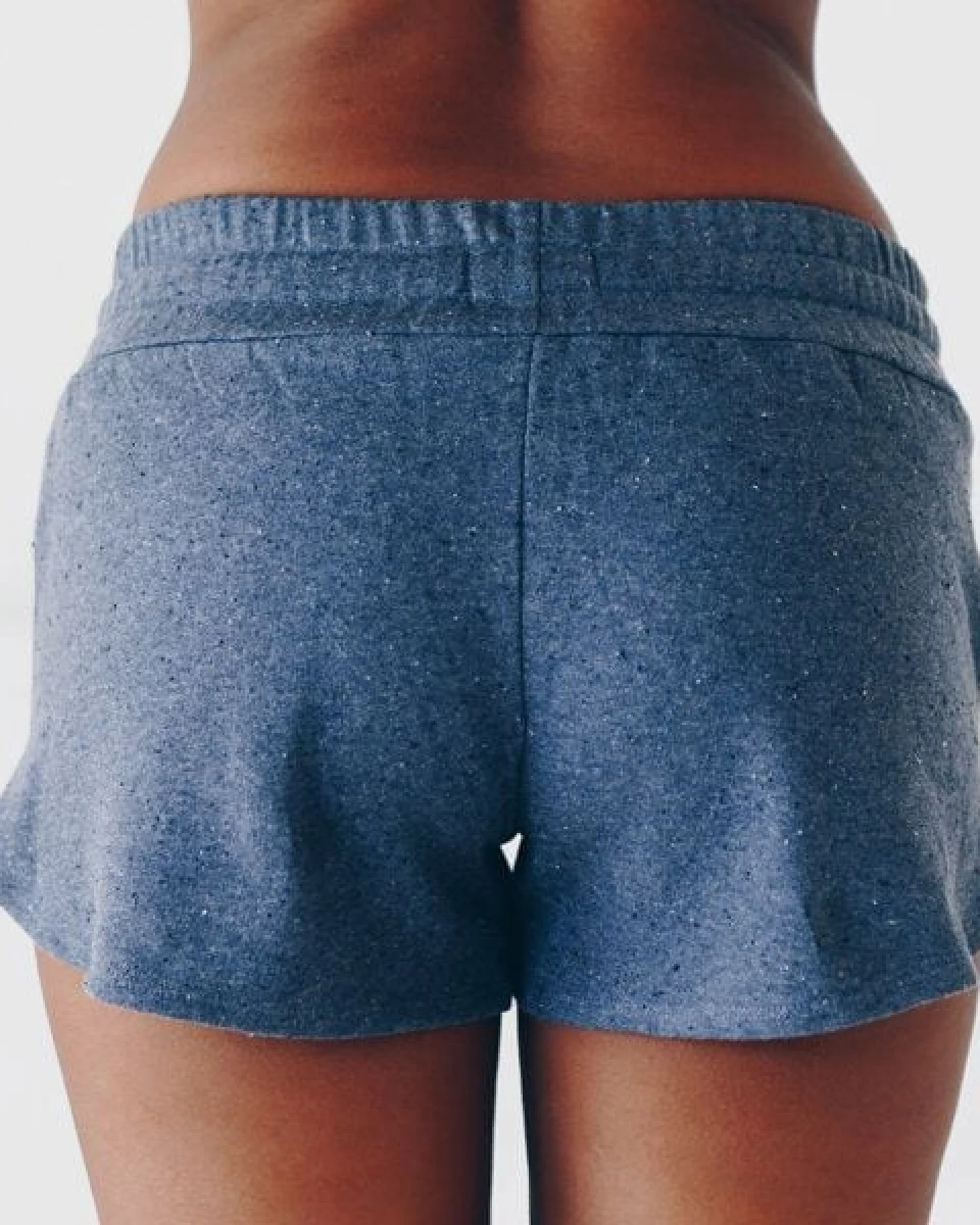 The Driftwood Tales Kurze, sportliche Damenhose mit breitem Bund und DRIFTWOOD-Kordelzug – Ansicht 4