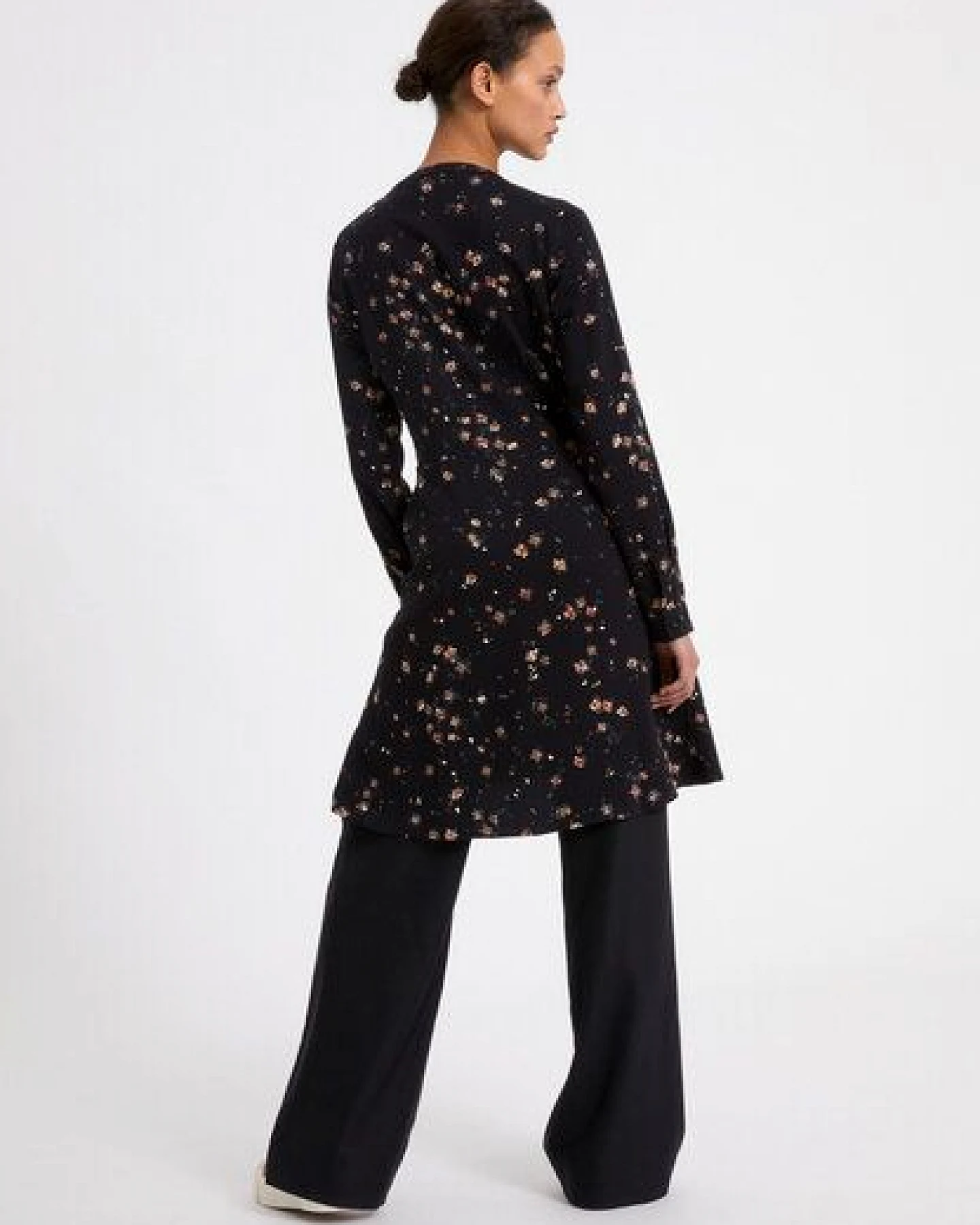 ARMEDANGELS CEYLONAA WILD BLOSSOM - Damen Kleid aus LENZING ECOVERO – Ansicht 2