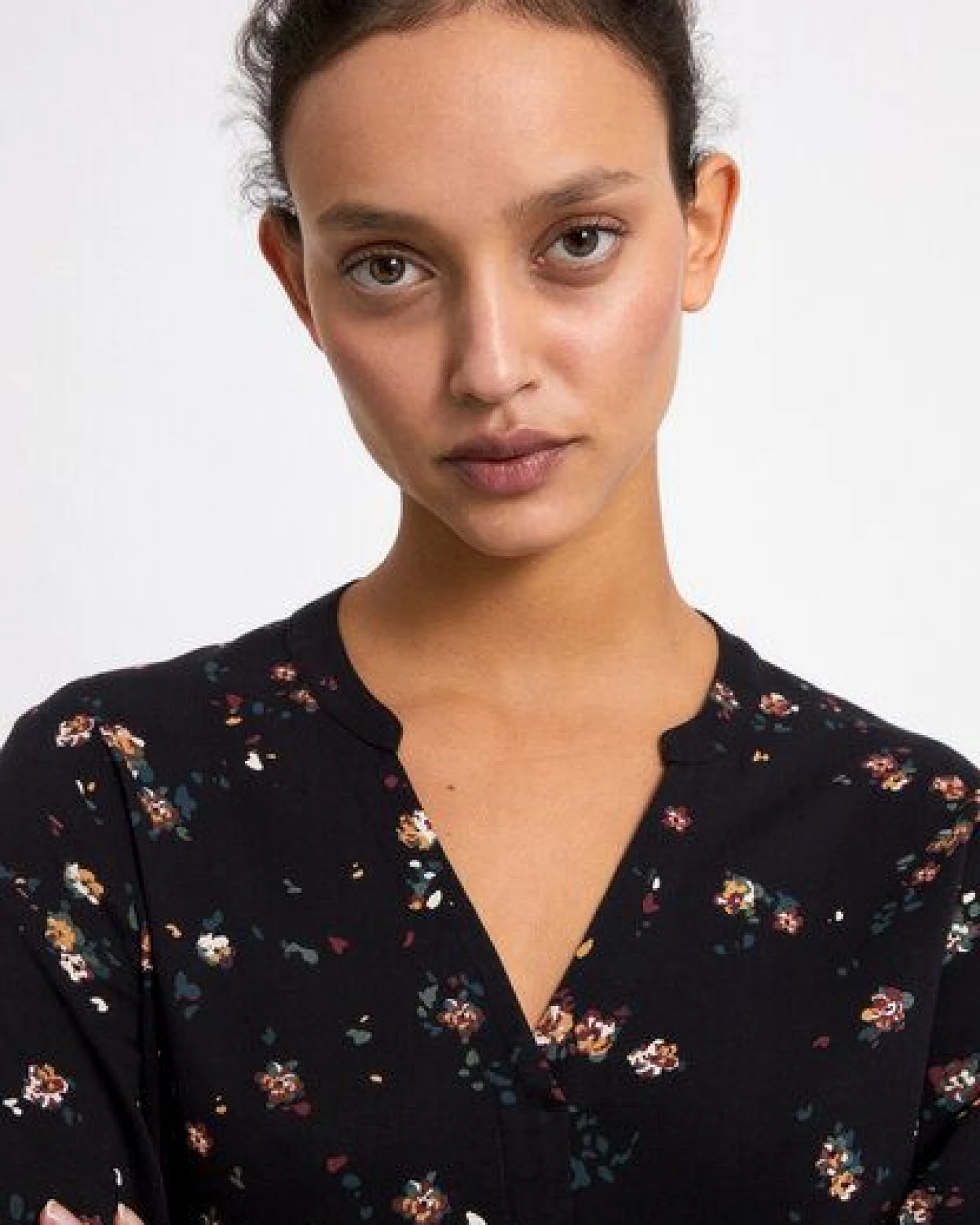 ARMEDANGELS CEYLONAA WILD BLOSSOM - Damen Kleid aus LENZING ECOVERO – Ansicht 3