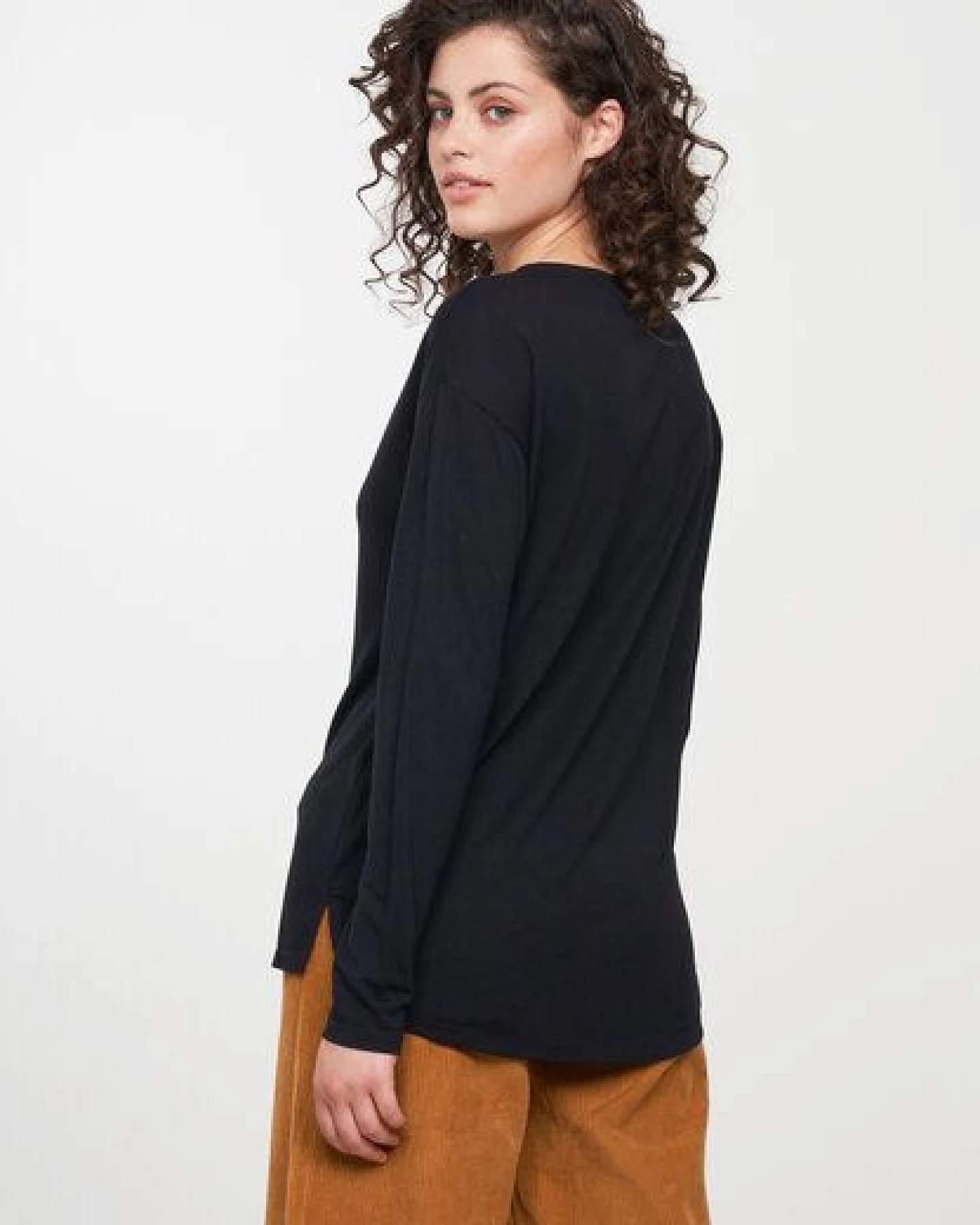 Damen Longsleeve aus LENZING ECOVERO Viskose - FUCHSIA - recolution – Ansicht 2