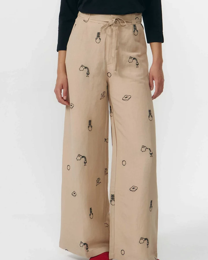 SUITE13LAB Damen vegan Hose Ramala Stickerei Beige