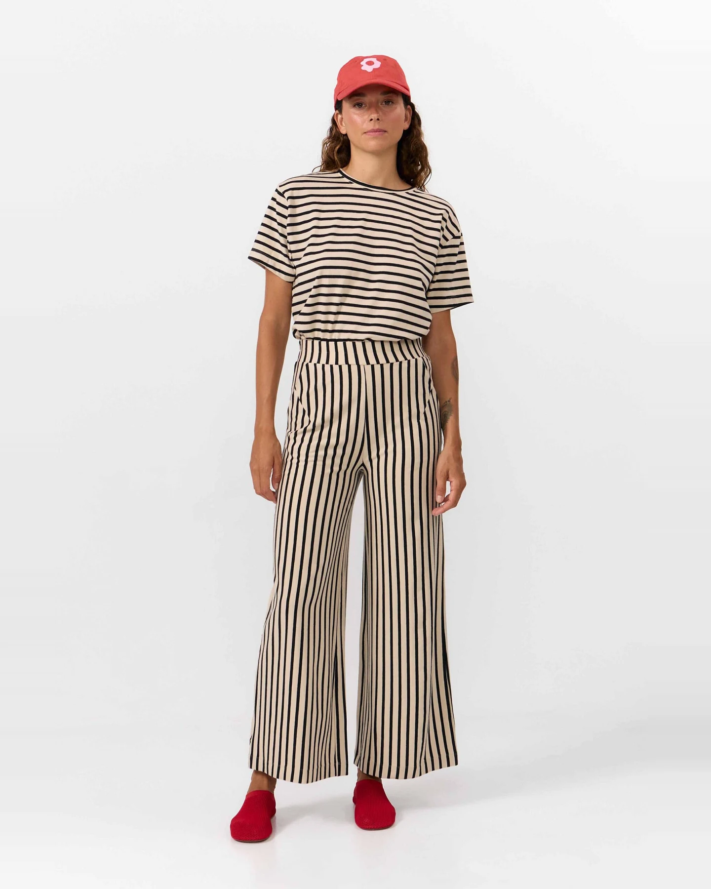 SUITE13LAB Damen vegan Hose Palau Streifen Schwarz – Ansicht 2