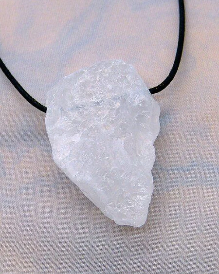 OneWorldMinerals Bergkristall, roh belassene Schmuckanhänger (entgratet)