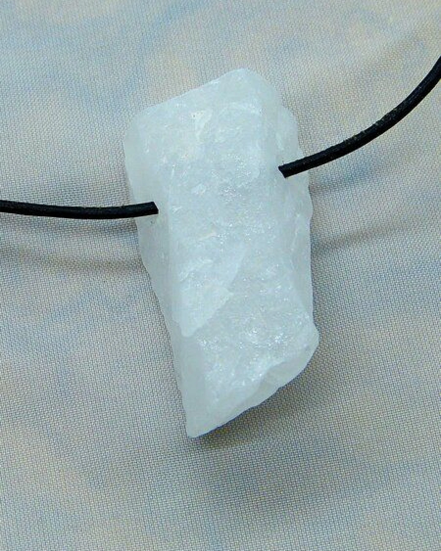 OneWorldMinerals Bergkristall, roh belassene Schmuckanhänger (entgratet) – Ansicht 3