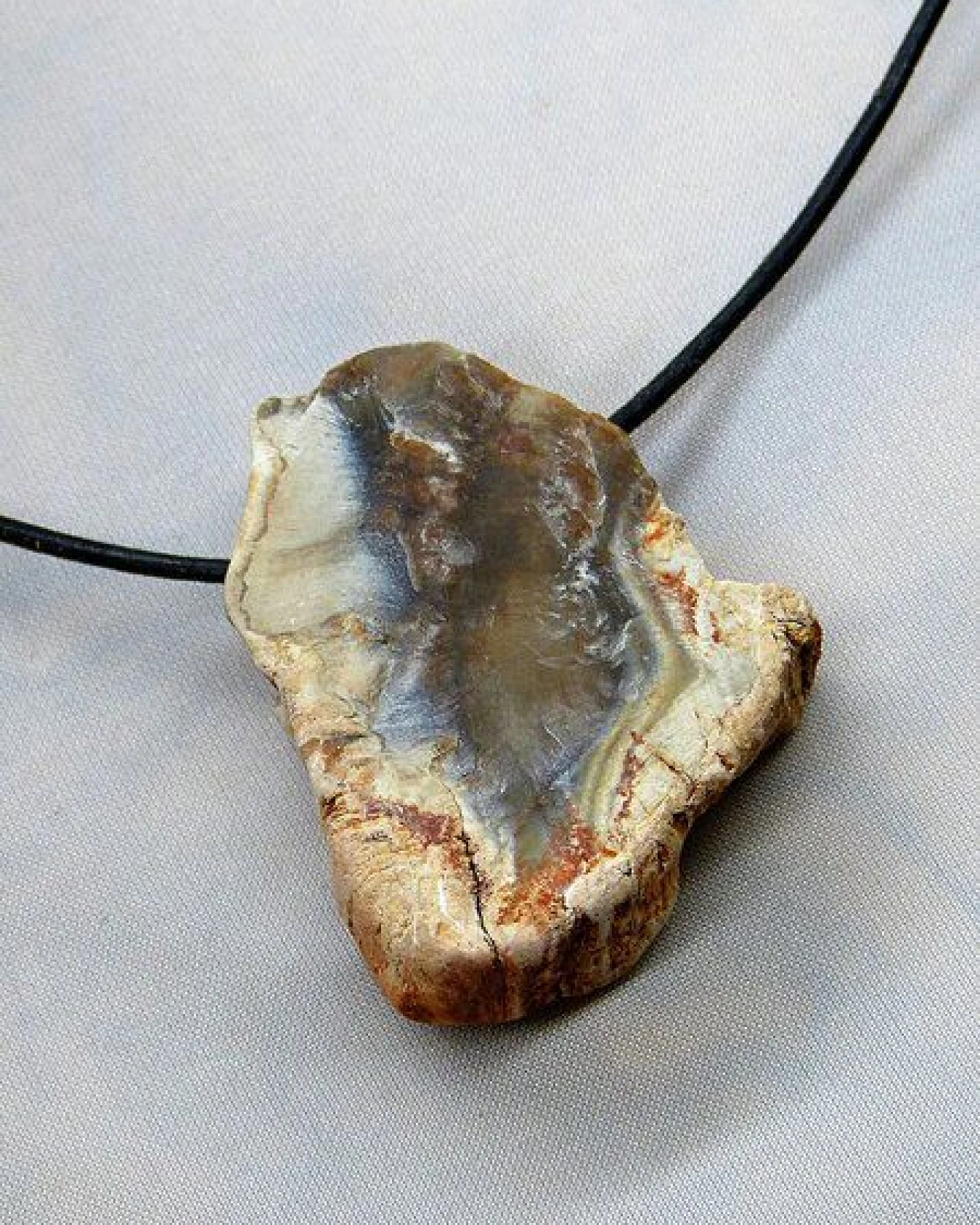 OneWorldMinerals Versteinertes Holz, roh belassene Schmuckanhänger (entgratet) – Ansicht 2