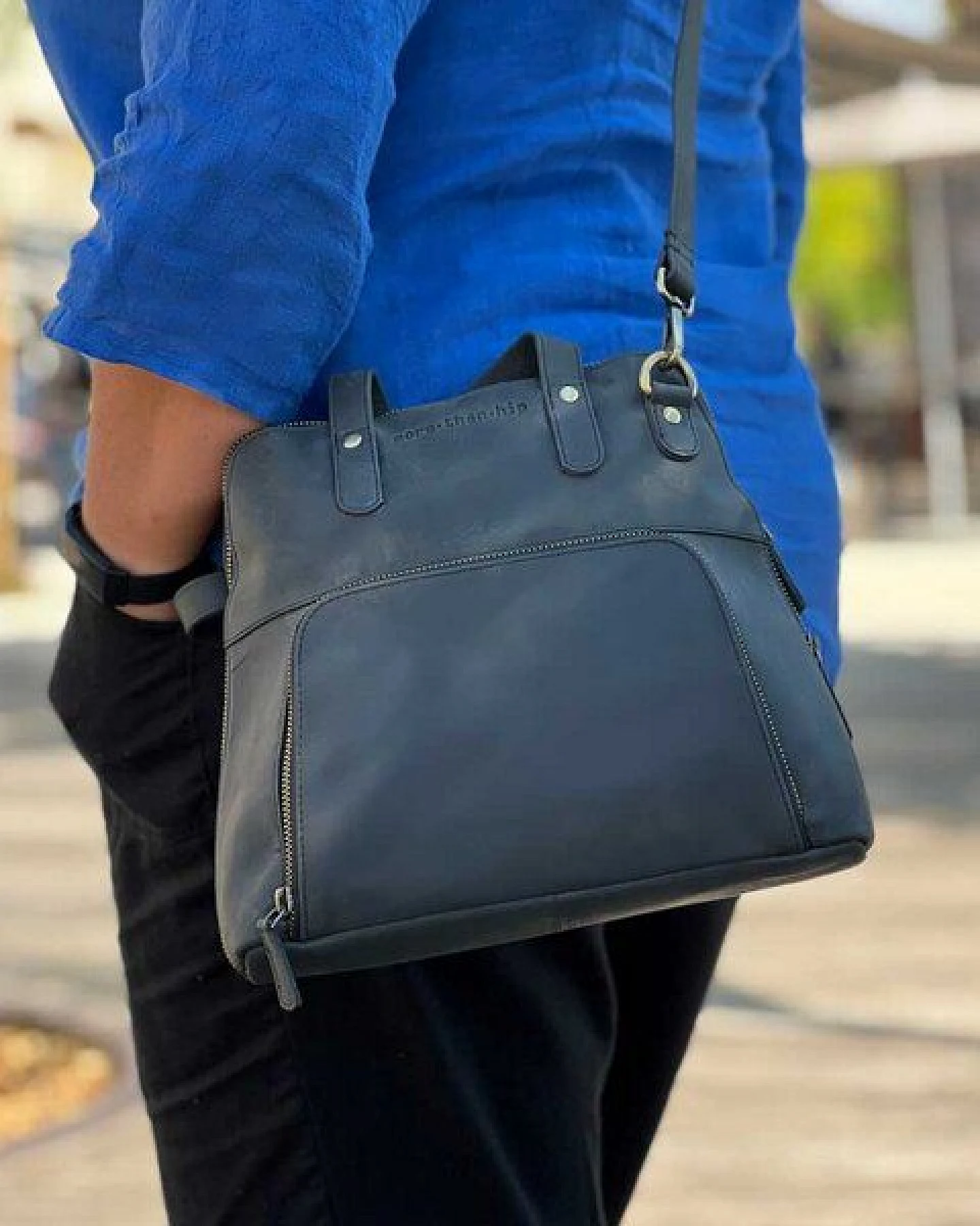 MoreThanHip Retro-Handtasche aus mattem Vintage-Öko-Leder - Poppy - braun oder schwarz – Ansicht 2