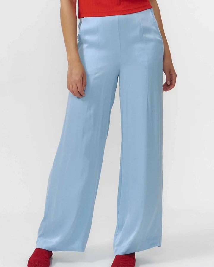 SUITE13LAB Damen vegan Hose Luna Hellblau