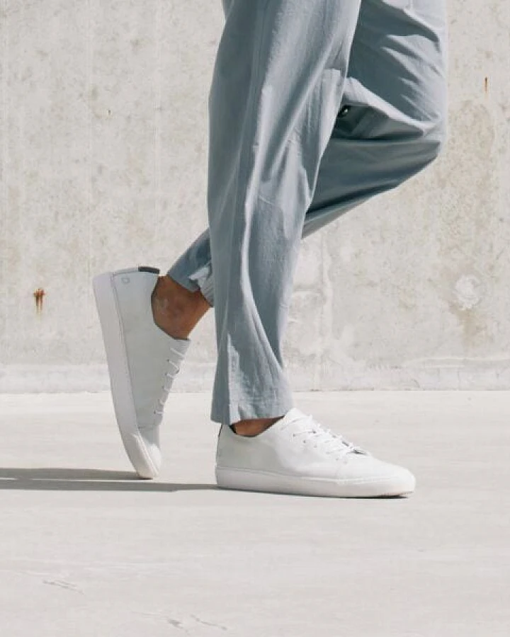 All White + Black (Weiß)
