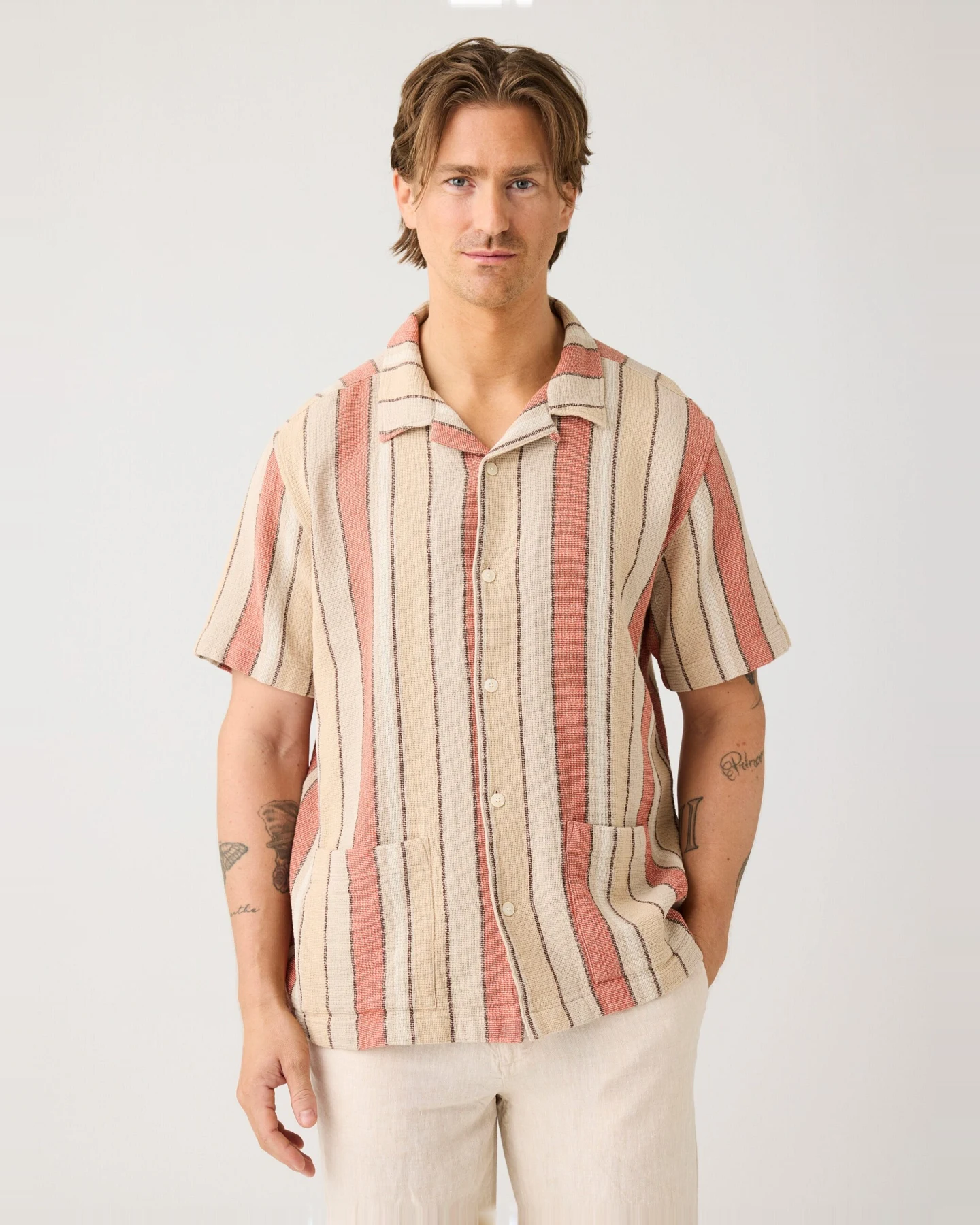 KnowledgeCotton Apparel Herren vegan Hemd Kurzarm Gestreift Rot – Ansicht 2