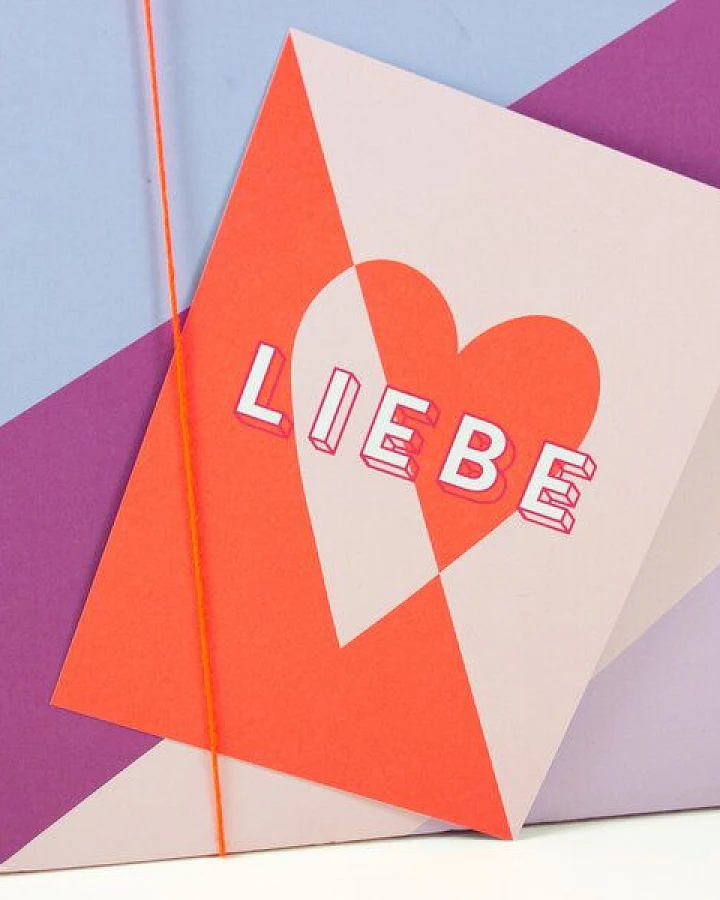 Bow & Hummingbird Postkarte Liebe